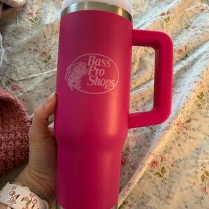 Bass Pro Shops Fuchsia Travel Mug